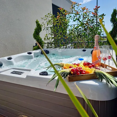 Luxury Karigo *