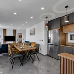 Luxury Karigo Lägenhet