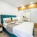 Luxury Karigo