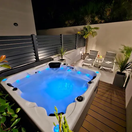 Luxury Karigo Makarska