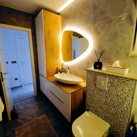 Luxury Karigo Апартаменти Макарська