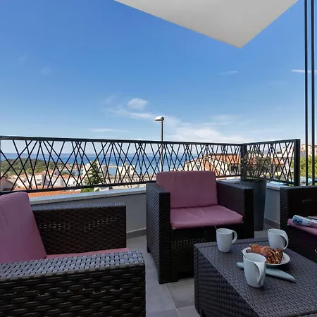 Luxury Karigo Apartment