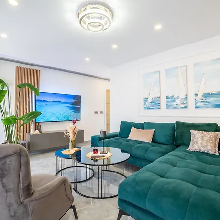 Luxury Karigo * מאקרסקה