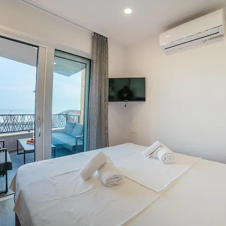 Apartment Luxury Karigo