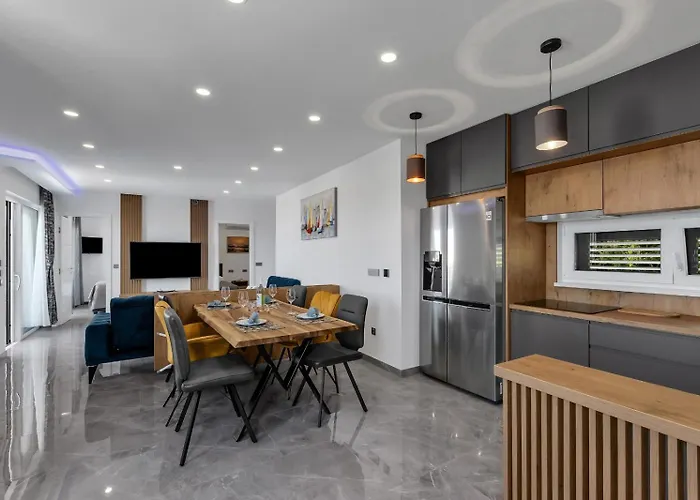 Luxury Karigo Apartment