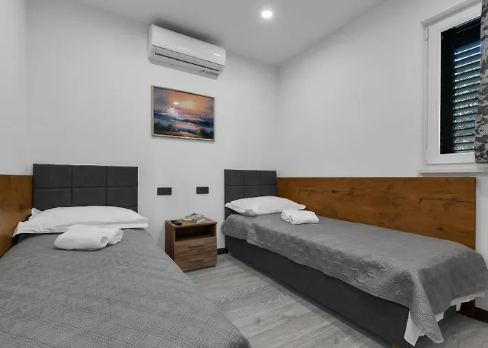 Luxury Karigo Apartamento Makarska