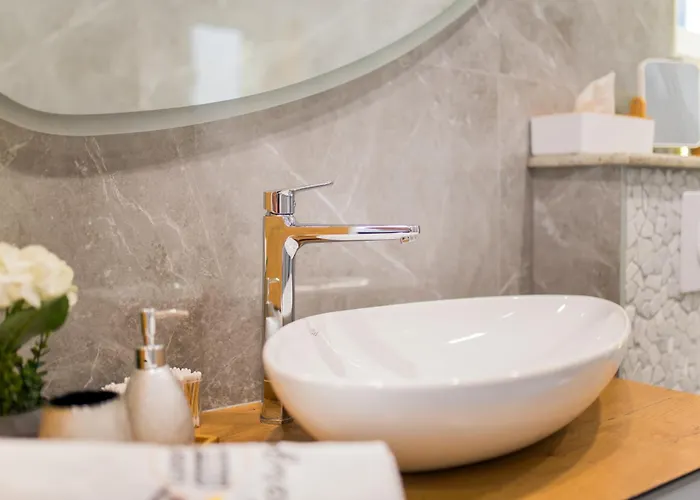 Luxury Karigo Apartment