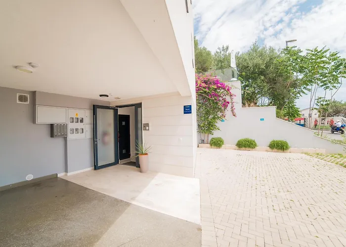 Luxury Karigo Apartamento Makarska